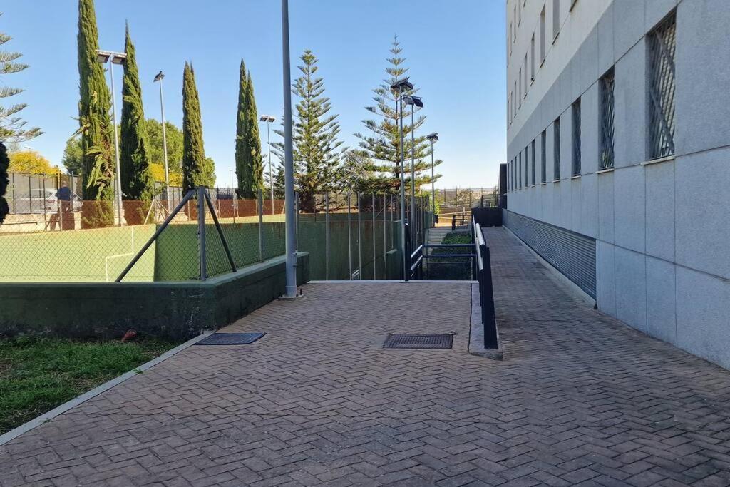 Apartment With Free Parking And Pool Bormujos Exterior photo