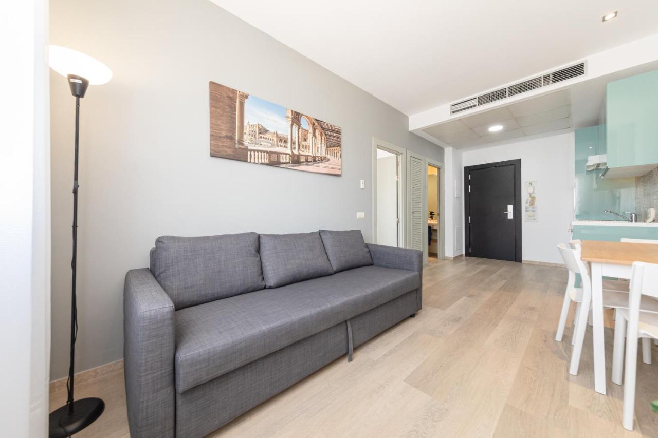 Apartment With Free Parking And Pool Bormujos Exterior photo