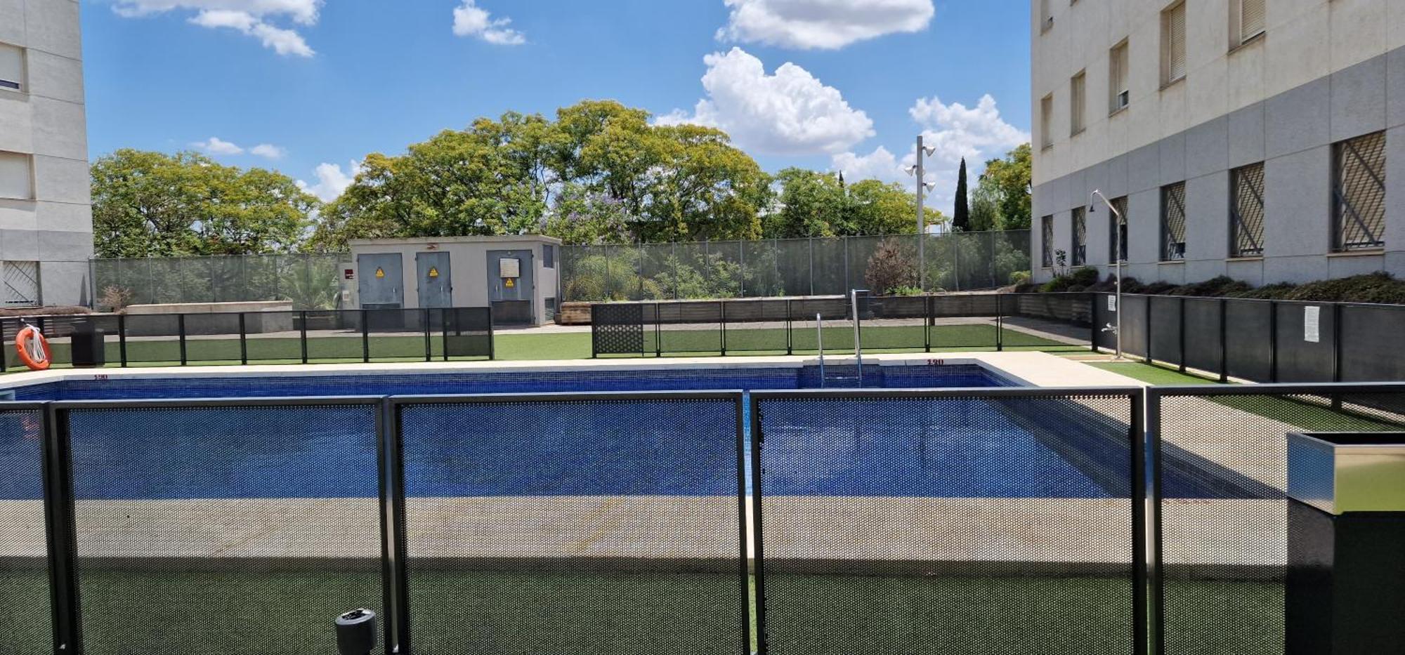 Apartment With Free Parking And Pool Bormujos Exterior photo